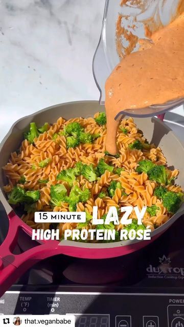 vegan 🌱 | plant based community on Instagram: "#Repost @that.veganbabe 🌱 ・・・ Custom High Protein Vegan Meal Plans 🌱 & Fitness Programs Available at the 🔗 in my bio!! 🙌 🎉 This is one of my go to quick and easy meals! 🤤 It takes 15 minutes to make, is packed with protein & is oil and dairy free, but you won’t believe it by how good it tastes 😉 Macros per serve 💪 makes 4 servings: 584 cals - 34P - 88C - 12F 🔖 Make sure to save this recipe for next time you need a quick & easy meal! ✨INGRE Cheap Vegan Meals, High Protein Foods, Quick And Easy Meals, Vegan Plant Based, High Protein Vegan Recipes, Plant Based Cookbook, Fitness Programs, Healthy Supper, Vegan Lunches