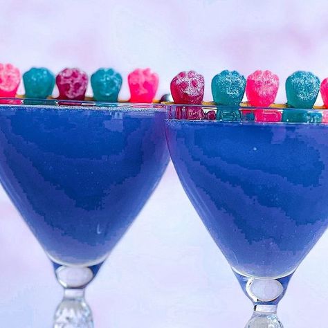 Rhonda Withers on Instagram: "Sour Patch Margarita
💙🍭💜
I started by infusing 10 sour patch kids lollies in 120ml Blanco tequila for a couple of hours. 
💙🍭💜
For 2 margs, I used:
120ml Sour Patch Kids lolly infused tequila (lollies removed)
30ml Liqueur de Violette 
15ml Orange Liqueur
60ml Lime Juice
Agave Syrup to taste (I didn’t use any) 
💙🍭💜
Place all ingredients in your cocktail shaker and shake with ice 
💙🍭💜
Double strain into your favourite glass and serve with sour patch kids lollies
💜🍭💙
Salud to drinking delicious margaritas in the lead up to the happiest day of the year #nationalmargaritaday2024
💙🍭💜
Recipe & Photography ©️ @the_margarita_mum ®️

#nationalmargaritaday #sourpatchkids #purple #lollies #candy #sour #margarita #margaritas #violet #glassware #cocktails Candy Sour, Infused Tequila, Recipe Photography, Lunch Sides, National Margarita Day, Orange Liqueur, Sour Patch Kids, Agave Syrup, Sour Patch