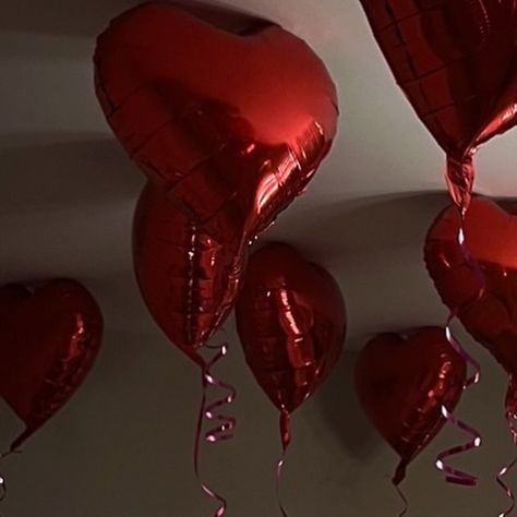 Red Sweets Aesthetic, Red And Black Balloons Birthday Ideas, 18th Birthday Party Red Theme, Dark Red Decoration Party, Red Heart Balloons Aesthetic, Sweet 16 Party Ideas Themes Red, Silver And Red Birthday Theme, Red Birthday Theme Aesthetic, Dark Red Party Decorations