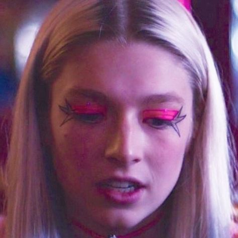 Euphoria Makeup Jules, Mystique Makeup, Cassie Maddy, Jules Euphoria, Best Makeup Looks, Abstract Makeup, Healthy Makeup, Euphoria Makeup, Hunter Schafer