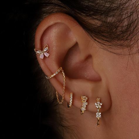 Ear Piercing Ideas, Earring Minimalist, Butterfly Earring, Pink Moonstone, Cute Ear Piercings, Piercing Ideas, Conch Piercing, Helix Piercing, Ear Piercing