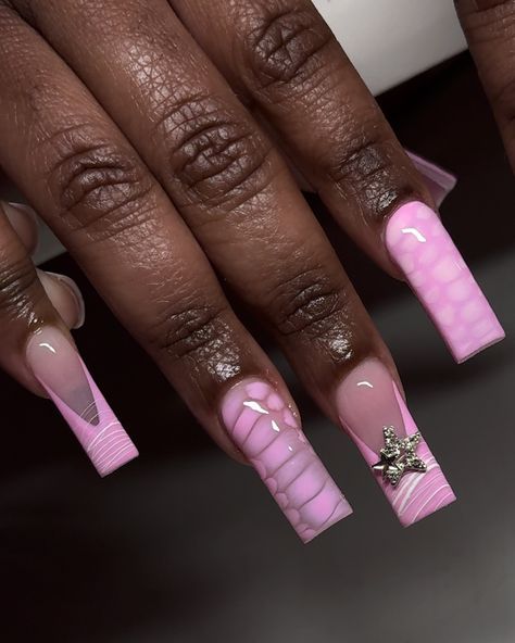 April Appointments Available 💗 Using my square nail tips you can purchase by clicking the link located in my bio #nycnailtech #brooklynnailtech #nails #nailtechtips #nailart #nailsofinstagram #acrylicnails #freestylenails #birthdaynails Nail Bio Instagram, Uni Nails, Cutesy Nails, Nails Freestyle, Square Nail Tips, Nyc Nails, Square Nail, Dope Nail Designs, Appointments Available