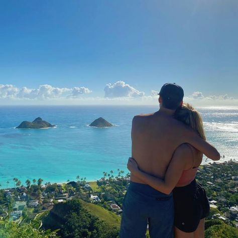 Cute Couple Aesthetic, Couple Travel Photos, Oahu Travel, Hawaii Pictures, Couples Vibe, Summer Dates, Romantic Photos, Couple Beach, Teenage Dream