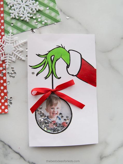 30 CUTEST HANDMADE CHRISTMAS CARDS YOU'LL LOVE - Stylin by Sarita Grinch Card, Grinch Crafts, Christmas Card Ideas, Christmas Cards Kids, Preschool Christmas Crafts, Christmas Arts And Crafts, Fun Christmas Crafts, Homemade Christmas Cards, Christmas Card Crafts