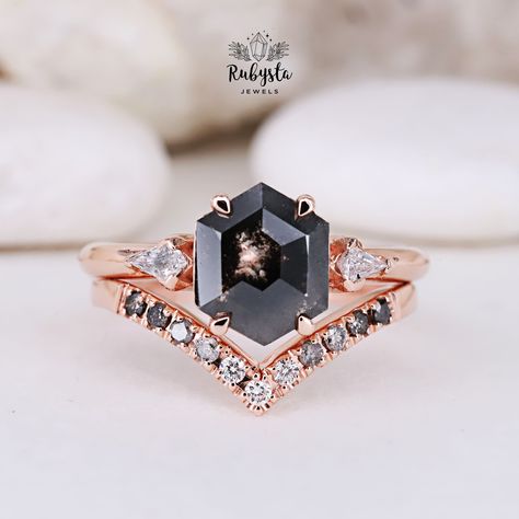 Diamond Video, Stylish Engagement Rings, Diamond Rings For Women, Hexagon Diamond Ring, Hexagon Engagement Ring, Wedding Bands For Women, Hexagon Ring, Hexagonal Ring, Black Engagement Ring