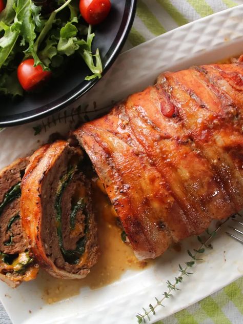 Bacon Wrapped Hamburger Roll, Meatloaf Roll Up, Stuffed Bacon Wrapped Meatloaf, Rolled Meatloaf Recipes, Meatloaf Roll Stuffed, Bacon Wrapped Mini Meatloaf Recipes, Stuffed Meatloaf Recipes Bacon Wrapped, Meatloaf Wrapped In Bacon Recipes, Beef Steak Tomatoes