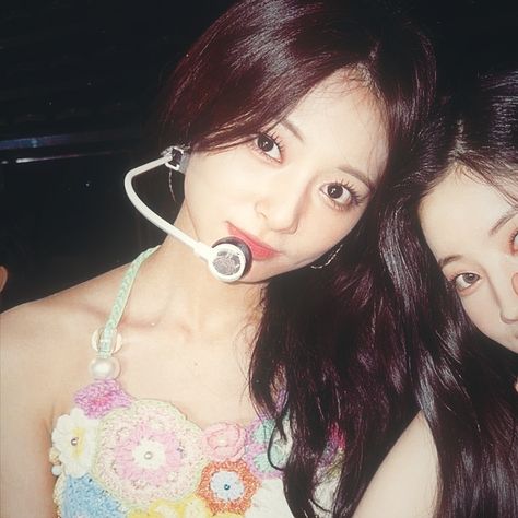 tzuyu + dahyun twice matching icons Kpop Matching Icons Twice, Twice Matching Pfp, Kpop Matching Pfp, Twice Matching Icons, Kpop Duos, Dahyun Twice, Blackpink Twice, Share Icon, Matching Profile Pictures