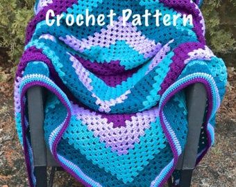 Giant Granny Square, Crochet Ripple Afghan Pattern, Crochet Ripple Afghan, Granny Square Häkelanleitung, Motifs Granny Square, Crocheted Blanket, Crochet For Beginners Blanket, Crochet Granny Square Blanket, Purple And Teal