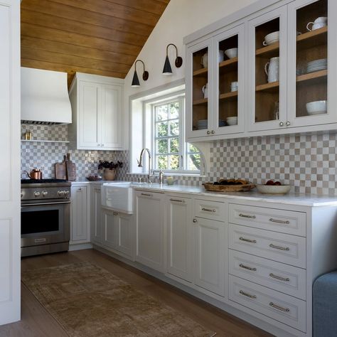 Checkerboard Tile, L Shape Kitchen, Valley Cottage, Traditional Cottage, L Shaped Kitchen, Boutique Interior Design, Hidden Valley, Boutique Interior, Kitchen Tile