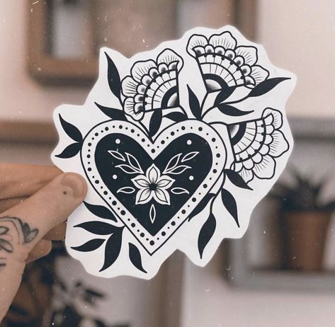 Traditional Tattoo Outline, Traditional Heart Tattoos, Black Heart Tattoos, Boys With Tattoos, Traditional Tattoo Inspiration, Traditional Tattoo Sleeve, Tattoo Flash Art, Tattoo Outline, Dope Tattoos