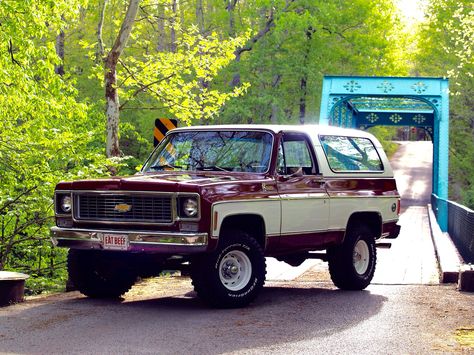 1975 K5 Chevy Blazer Maintenance/restoration of old/vintage vehicles: the material for new cogs/casters/gears/pads could be cast polyamide which I (Cast polyamide) can produce. My contact: tatjana.alic14@gmail.com Chevy Blazer K5, American Pickup Trucks, 4x4 Truck, Chevy Blazer, K5 Blazer, Chevrolet Pickup, Chevy Suburban, Gm Trucks, Chevy Pickups