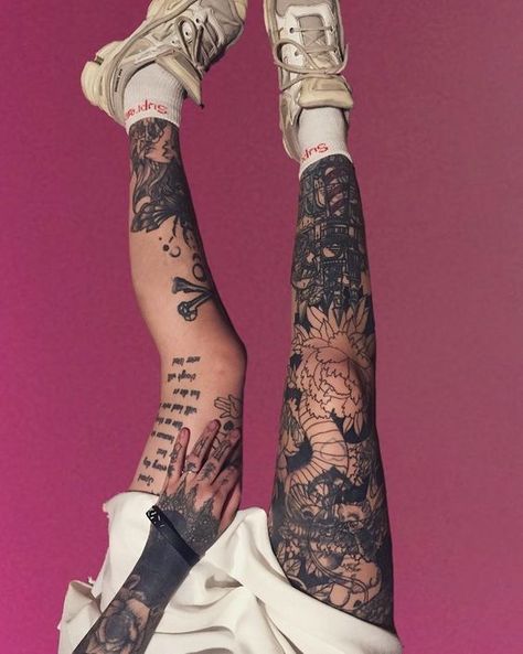 Girl Thigh Tattoos, 16 Tattoo, Kunst Tattoos, Tattoos Geometric, Tattoo Girls, Great Tattoos, Black Mamba, Piercing Tattoo, Get A Tattoo