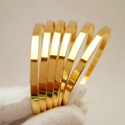 Dubai Gold Bangles, Plain Gold Bangles, Solid Gold Bangle, Ladies Bangles, Semi Formal Attire, Gold Bracelet Simple, Unique Bangle, Gold Bangles For Women, New Gold Jewellery Designs