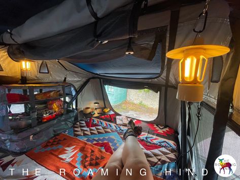 Roof Top Tent Camping Setup, Rooftop Tent Setup, Roof Top Tent Camping, Car Top Tent, Rooftop Tent Camping, Car Tent Camping, Tent Camping Hacks, Tent Set Up, Car Tent