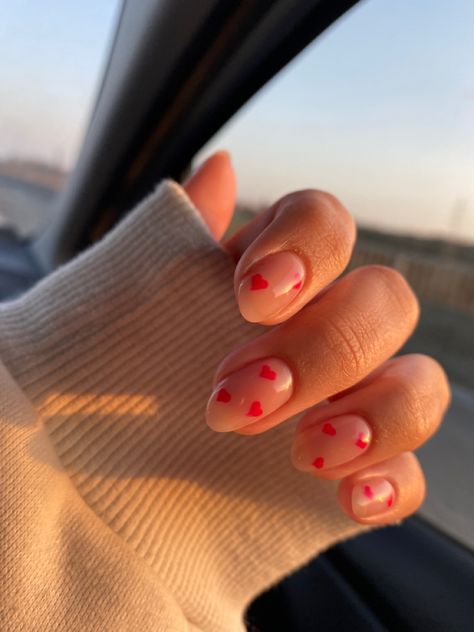 Heart nails simple nails aesthetic cute nails Niall Horan Concert Nail Ideas, Small Almond Nails Shape, Niall Horan Nails Designs, Niall Horan Inspired Nails, Simple Almond Shaped Nails, Short Gel Nail Designs Natural, Nails With Hearts, Interview Nails, Future Nails