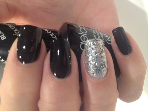 Black Shellac with Silver and black glitter Lisa Nails, Shellac Ideas, Black Glitter Nails, Black Shellac, Black Nails With Glitter, Black Glitter, Glitter Nails, Glitter, Nails