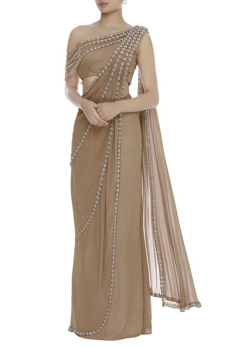 Buy One Shoulder Blouse With Pre-Draped Saree by Reeti Arneja at Aza Fashions One Shoulder Saree Blouse, Off Shoulder Blouse Saree, Reeti Arneja, Draped Saree, Saree Draping, Modern Saree, Draping Fashion, Indian Saree Blouses Designs, Drape Saree