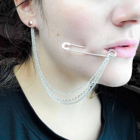 Vampire Rockstar, Diy Nose Rings, Fake Cartilage Piercing, Cheek Piercing, Mcqueen Runway, Cheek Piercings, Punk Glam, Faux Septum, Safety Pin Jewelry