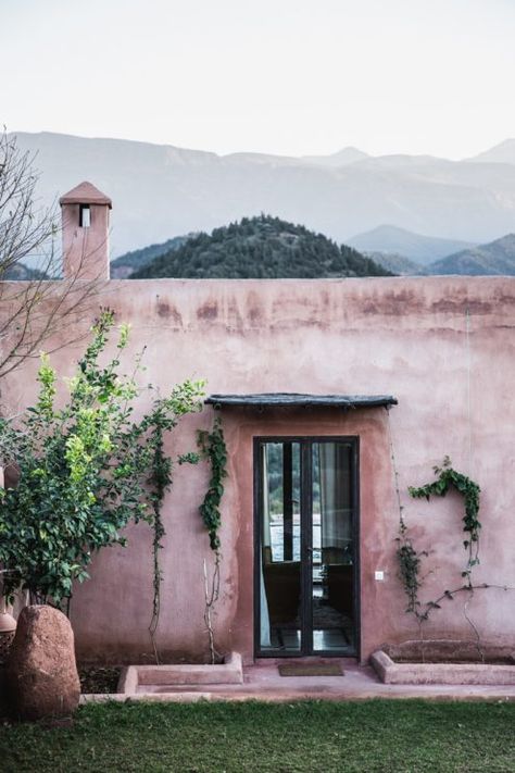 Exterior Paint Color, Marrakech Morocco, Pink Houses, Slow Living, Exterior Paint, Marrakech, Plein Air, Exterior Design, Outdoor Spaces