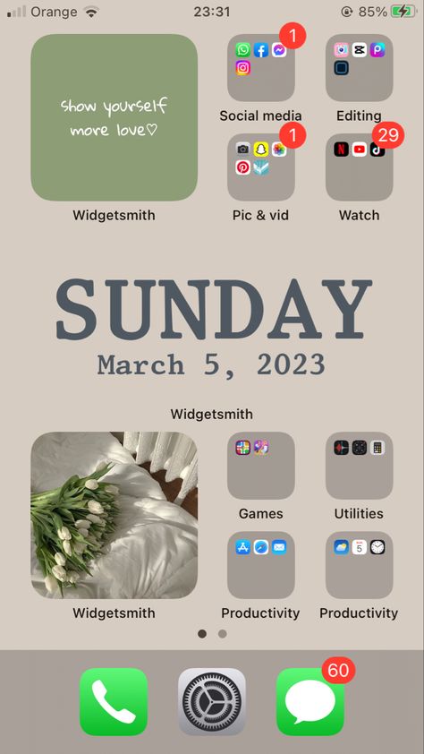 Productive Iphone Layout, Homescreen Organization, How To Clean Iphone, Widget Wallpaper, Whats On My Iphone, Phone Apps Iphone, Iphone Ideas, Iphone Life Hacks, Iphone Home Screen Layout