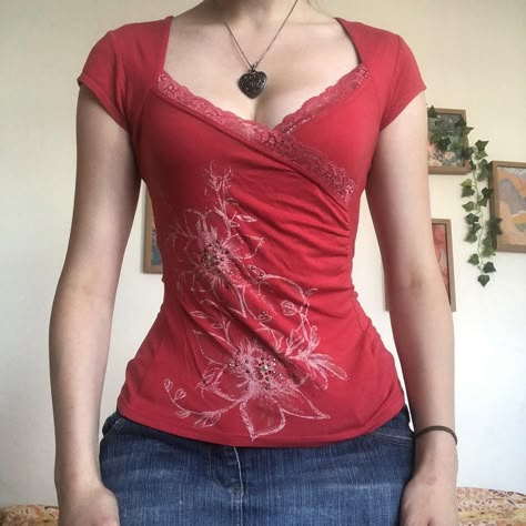 •stunning vintage y2k red lace floral top from jane... - Depop Red Tank Top Outfit Y2k, Y2k Floral Top, Red Shirt Aesthetic, Red Y2k Shirt, Red Top Y2k, Red Y2k Outfit, Americana Outfits, Red Lace Top, Red Y2k