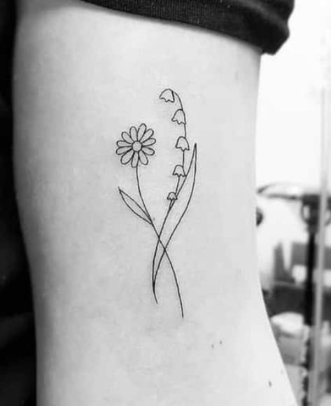 Wilted Daisy Tattoo, Tiny Wrist Tattoos, Subtle Tattoos, Dope Tattoos, Mini Tattoos, Body Mods, Wrist Tattoos, Future Tattoos, Maple Leaf Tattoo