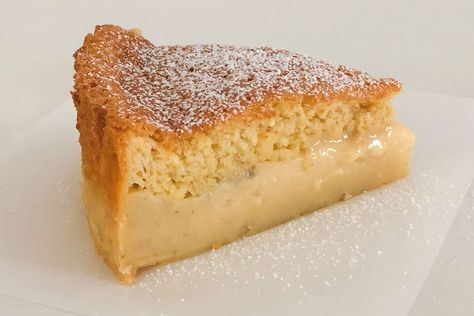 Gooey banana custard on the bottom and fluffy crumb on the top. You only mix one batter but end up with two distinct layers - this cake is a little bit magic. Banana Custard Cake, Banana Custard, Custard Cake Recipes, Banana Pudding Cake, Banana Cake Recipe, Custard Powder, Custard Cake, Custard Recipes, Sponge Cake Recipes