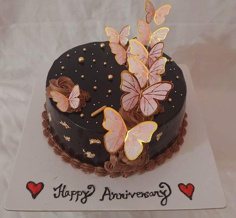 Chocolate Cake With Butterflies, Chocolate Butterfly Cake, Brownie Cake Design, Truffle Cake Designs, Chocolate Truffle Cake Designs, Chocolate Cake Design Ideas Simple, Choco Truffle Cake, Choco Truffle, Homemade Cupcake Recipes