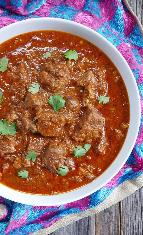 Instant Pot Pork Vindaloo | My Heart Beets Pork Vindaloo Recipe, Pork Vindaloo, Vindaloo Recipe, Pork Steak Recipe, Chicken Vindaloo, Pork Curry, Whole30 Dinner, Indian Dinner, Paleo Meals