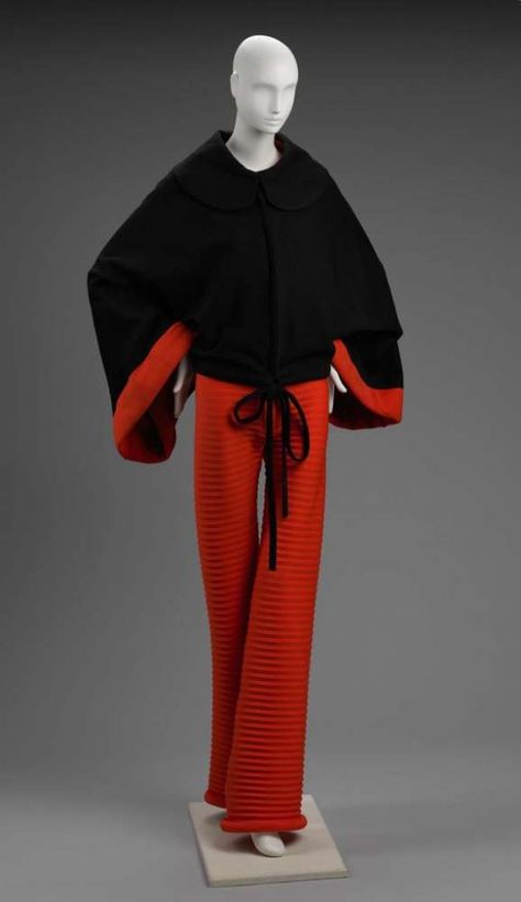 Ensemble, Yuki, 1972. 1970's Fashion, Orange Pants, 1970s Fashion, Looks Style, Short Jacket, Nun Dress, Trim, Zipper, Orange