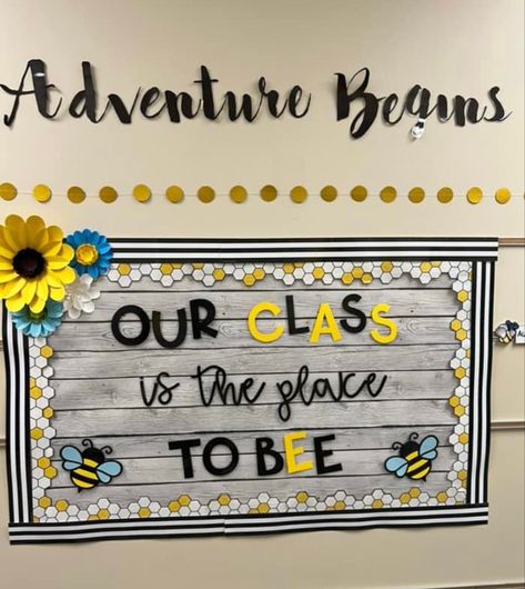 Bee Classroom Theme Bulletin Boards, Boho Bee Classroom, Bee Bulletin Board Ideas, Insects Theme Classroom, Bee Classroom Theme, Sunflower Bulletin Board, Sunflower Classroom, Bee Bulletin Boards, Bee Classroom Decor