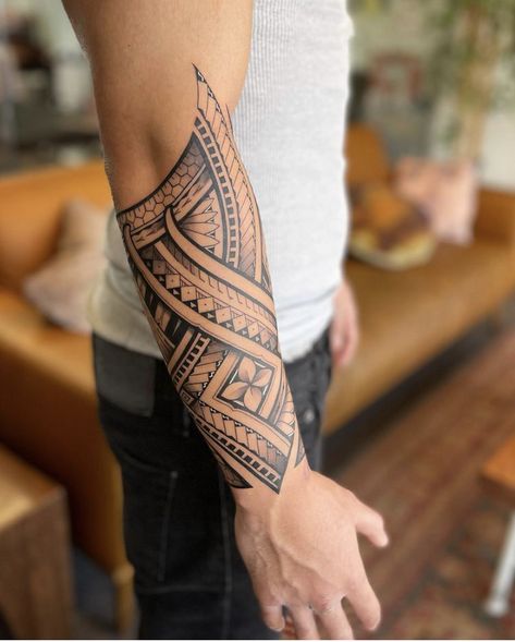 Sigma Tattoo, Polynesian Forearm Tattoo, Polynesian Tattoo Sleeve, Tato Maori, Forearm Band Tattoos, Maori Tattoo Designs, Wrist Tattoos For Guys, Forearm Tattoo Design, Arm Band Tattoo