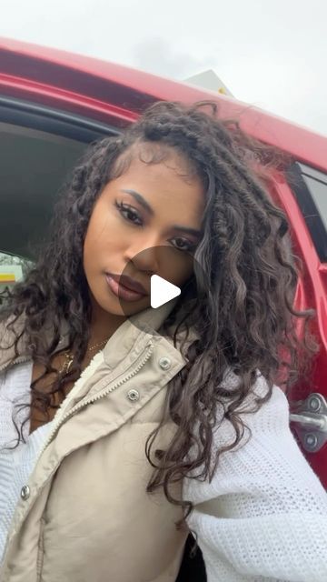 Chelsea Lauryn on Instagram: "Aged Lauryn locs 2.0 on myself ✨ I love messy looks 😍😍😍 How do I maintain my curls??? 🌱Bonnet at night  🌱Foam, rose water and spray bottle  🌱Finger separating my curls or Demi brush I personally love my curls to age with my style and don’t care for defined curls so I don’t daily maintain my curl. I do this as needed to my preference.  ————————————————————- 𝗦𝗲𝗮𝘁 𝘁𝗶𝗺𝗲: 4 hours 𝗖𝗼𝗹𝗼𝗿: #4 ————————————————————- 🌱𝗗𝗘𝗖𝗘𝗠𝗕𝗘𝗥 𝗕𝗢𝗢𝗞𝗜𝗡𝗚𝗦 𝗔𝗥𝗘 𝗢𝗣𝗘𝗡 🌱 - - ▫️𝐋𝐈𝐍𝐊 𝐈𝐍 𝐁𝐈𝐎 𝐅𝐎𝐑 𝐏𝐑𝐈𝐂𝐈𝐍𝐆 & 𝐀𝐕𝐀𝐈𝐋𝐀𝐁𝐈𝐋𝐈𝐓𝐘 #protectivestyles #charlottebraider #cltlocs #cltsoftlocs #cltfauxlocs #cltboxbraids #knotlessbraids #fauxlocs #cltloctician #cltlashes #cltbraids #cltsoftlocs #cltknotless #butterflylocs #atlfauxlocs #lisabone Eva Marcille Locs, Heavy Curls, Eva Marcille, 4 December, Defined Curls, Locs Hairstyles, Different Cultures, Faux Locs, Rose Water