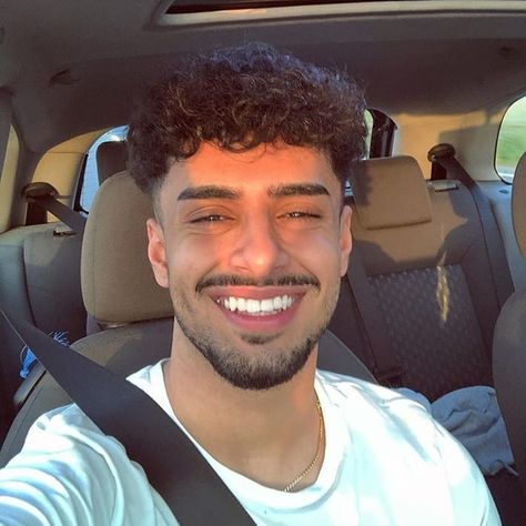 Back Seat Car Pictures Instagram, Back Seat Car Pictures, Back Seat Car, Car Pictures Instagram, Mustache And Goatee, Men Fade Haircut Short, Curly Hair Fade, Male Haircuts Curly, Mustache Styles