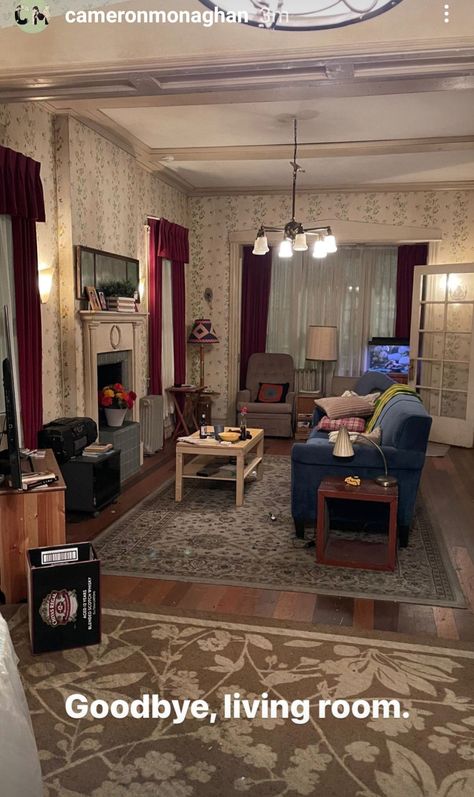 1930s House Interior, Shameless Tv Show, 1930s House, Condo Interior, American Houses, House Inside, Room With Plants, House Room, Sims House