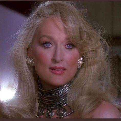 Cult Classic Movies, Goldie Hawn, Fairy Girl, Meryl Streep, Love Movie, Classic Movies, Cultura Pop, Pretty People, Movie Tv