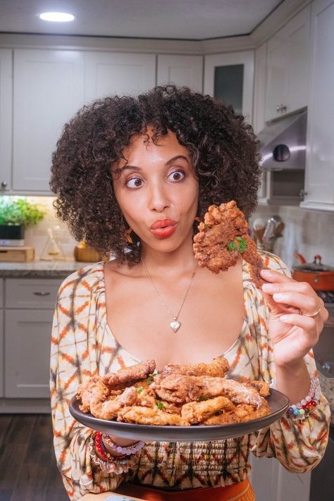 Vegan Fried Chicken — One Great Vegan Dairy Free Gravy, Chicken Coating, Vegan Chicken Recipes, Mushroom Marinade, Fried Chicken Coating, Fried Chicken Dinner, Canned Jackfruit, Vegan Fried Chicken, Vegan Barbecue