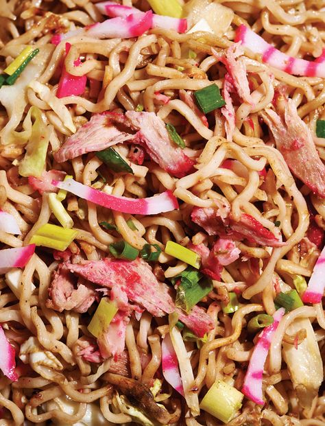 Hawaiian Fried Noodles, Fried Noodles Recipe Hawaiian, Fried Saimin Recipe, Blackstone Stir Fry Noodles, Lomi Recipe Noodles Filipino Food, Blackstone Lomein Noodles, Fried Saimin, Saimin Recipe, Cheap Lunches