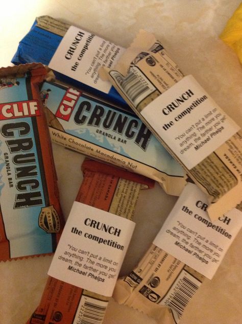 Swim team treats.  "Crunch the competition!" And I included a Michael Phelps quote. Used Cliff Crunch Bars. Swim Team Mom, Swim Team Party, Cross Country Gift, Team Treats, Swim Team Gifts, Spirit Bags, Team Snacks, Dance Team Gifts, Buddy Gifts