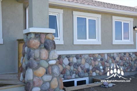 River Rock Mountain Stream and Master Wall Acrylic Stucco Stucco And River Rock Exterior, Homes With River Rock Exterior, River Rock Wall, Construction Magazine, Cabin Addition, Rock Siding, Stucco House, Stone Construction, Faux Stone Walls