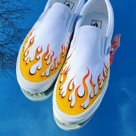 𝐩𝐚𝐬𝐬𝐢𝐨𝐧 𝐭𝐫𝐚𝐜𝐤𝐬 on Instagram: “These vans are.... fire 😭 i’m sorry 🔥FLAME VANS🔥 Now available on my Etsy, link in bio I also offer these in different colors, let’s make…” Flame Vans, Flame Shoes, Sunflower Vans, Vans Custom, Custom Vans Shoes, Vans Slip On Shoes, Painted Shoes Diy, Tenis Vans, Fire Flame