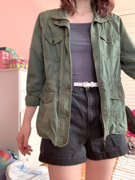 The green army jacket is so underrated Green Grunge Outfit, High School Musical Costumes, Green Jacket Outfit, Green Army Jacket, Twilight Outfits, Musical Costumes, Green Grunge, Green Denim Jacket, Grunge Outfit