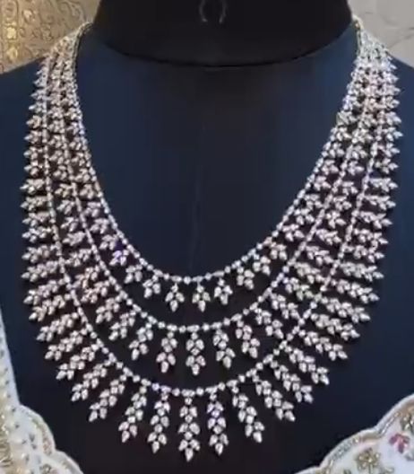 Layered Diamond Necklace Indian, Layered Diamond Necklace, Diamond Jewlery, Diamond Necklace Indian, Pearl Mala, Indian Fashion Jewellery, Diamond Wedding Jewelry, Nouveau Jewelry, Jewelry Designing