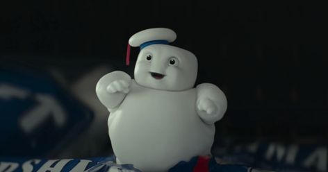 Of all the ghouls and demons that appear on screen in the Ghostbusters franchise, none is more iconic than the hundred-foot-tall Stay-Puft marshmallow man, who made his terrifying debut in the original Ghostbusters. Today, fans of the haunted marshmallow received some good news: A new clip for the upcoming film Ghostbusters: Afterlife features a devious gang of Mini-Pufts (pint-sized versions... Marshmallow Man Ghostbusters, Ghostbusters Stay Puft, Original Ghostbusters, Ghostbusters Afterlife, Ernie Hudson, Baby Puffs, Marshmallow Man, Stay Puft, Mckenna Grace