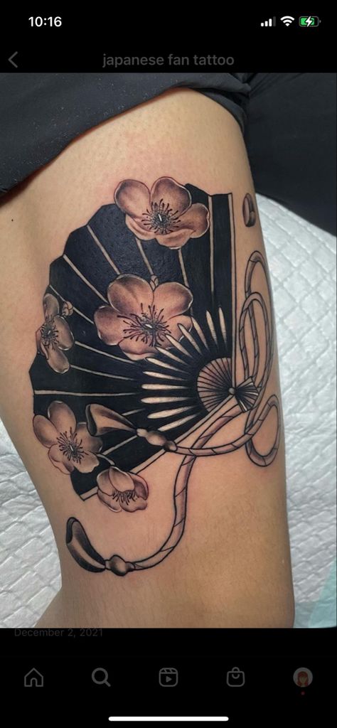 Chinese Fan Tattoo, Japanese Fan Tattoo, Fan Tattoo, Chinese Fan, Theme Tattoo, Pieces Tattoo, Japanese Fan, Lace Tattoo, Japan Tattoo