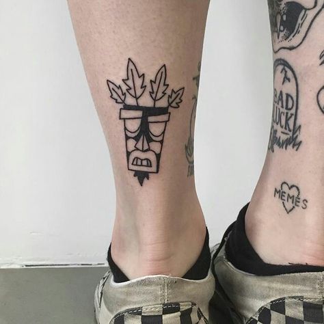 Aku Tattoo, Aku Aku Tattoo, Tiki Tattoo, Gamer Tattoos, Tattoos Inspiration, Jesus Love, Gaming Tattoo, Japanese Sleeve Tattoos, Small Tattoos For Guys