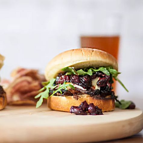 Elevate any meal or party with these delicious Steak and Brie Sandwiches with Balsamic Cranberry Sauce. Steak And Brie, Brie Sandwich, Fig Jam Recipe, Delicious Steak, Brie Recipes, Steak Sandwich, Beef Sandwich, Fig Jam, Hamburger Buns