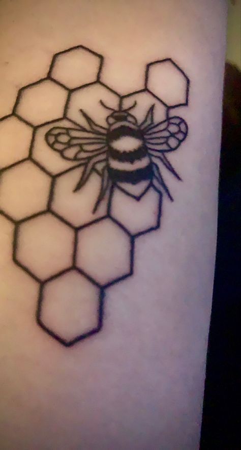 Black and grey tattoo of a bumble bee on honeycomb Honey Bee Drawing, Black And White Bee, Honeycomb Tattoo, Gay Tattoo, Bumble Bee Tattoo, Working Bee, Bee Drawing, Tattoo Board, Bee Tattoo