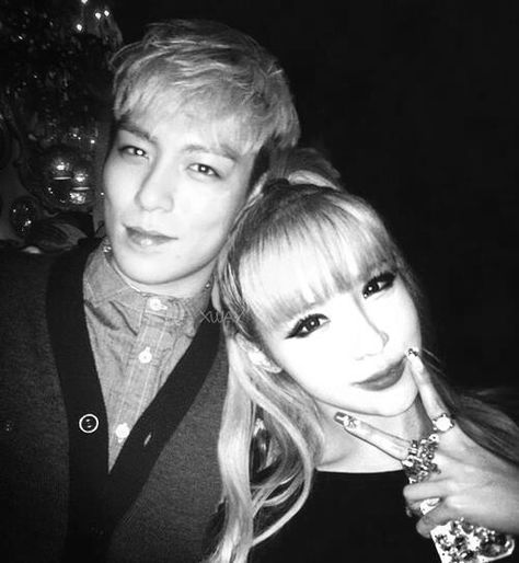 BIGBANG's TOP + 2NE1's Park Bom = TOPBOM ♡ love these two and love this couple ;) Park Bom 2ne1, Kpop Tops, Big Bang Kpop, Cl 2ne1, G Dragon Top, Top Choi Seung Hyun, Kpop Ships, Yg Family, Top Bigbang