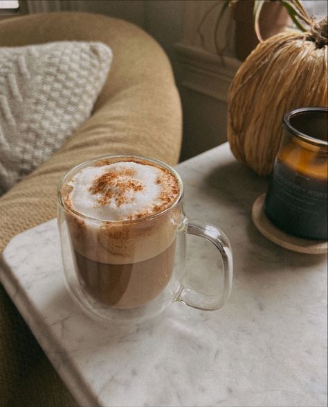 Cappucino Aestethic, Yumiko Aesthetic, Warm Coffee Aesthetic, Pumpkin Latte Aesthetic, Coffee Autumn Aesthetic, Chai Latte Aesthetic, Autumn Coffee Aesthetic, Hot Coffee Aesthetic, Pumpkin Spice Latte Aesthetic